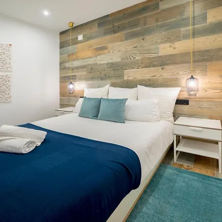 Apartment Bed And Snow Family *