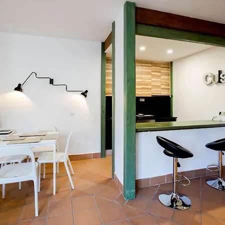 Bed And Snow Family * Sierra Nevada