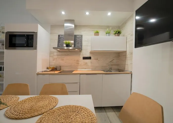 Bed And Snow Family * Sierra Nevada