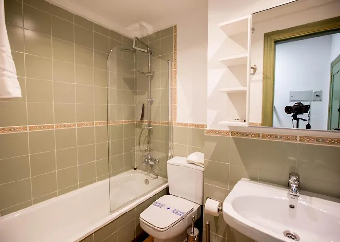 Bed And Snow Family * Sierra Nevada