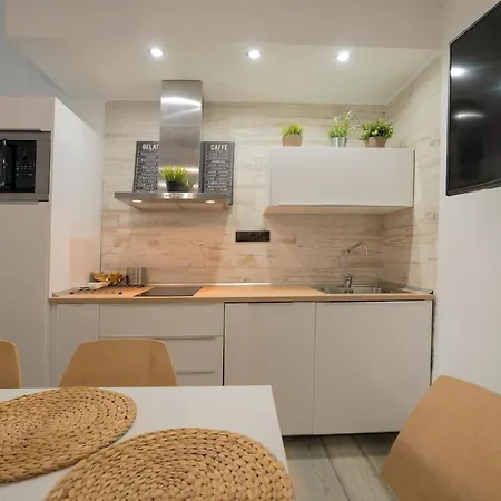 Bed And Snow Family * Sierra Nevada